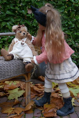 Bellis with Fleur