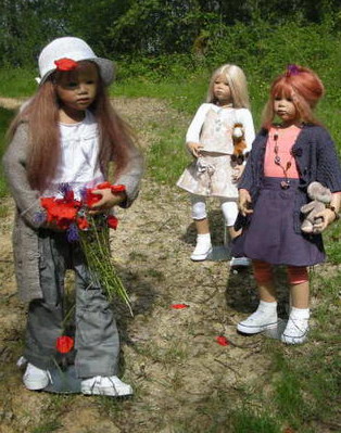 Mera, Nandini, Rosmaini