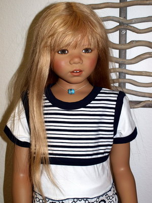 Lenani with blonde wig