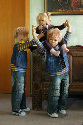 Askari twins, Polly