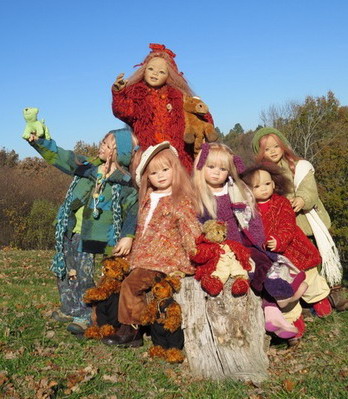 Himstedt Kinder dressed in outfits by Marjolein