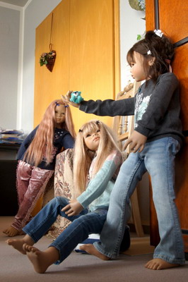 Lisa Lu, Monja, Mithi