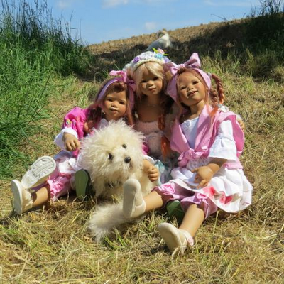 Tivi, Sarai, Anne Moni